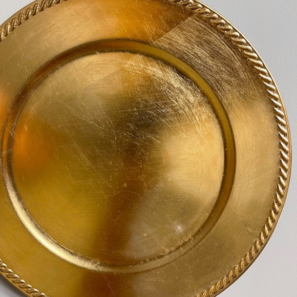 Gold charger plates , 59 chargers - Picture 11 of 11